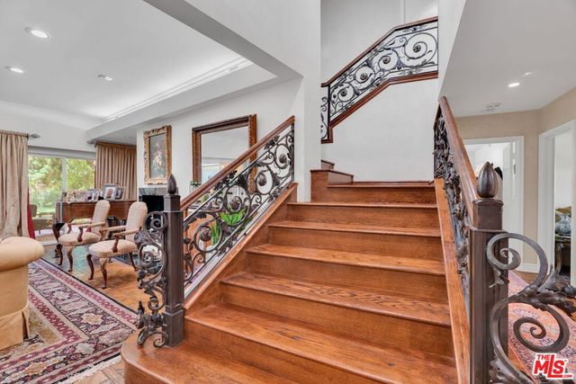 701 N Sierra Drive, Beverly Hills, CA 90210