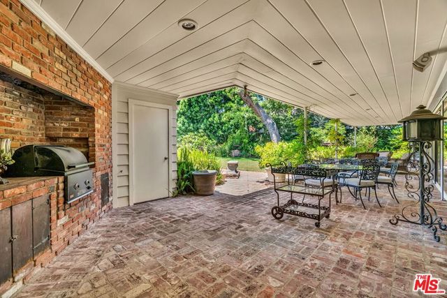 701 N Sierra Drive, Beverly Hills, CA 90210