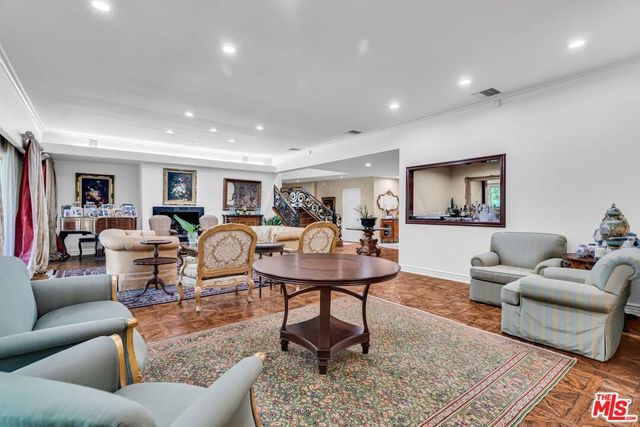 701 N Sierra Drive, Beverly Hills, CA 90210