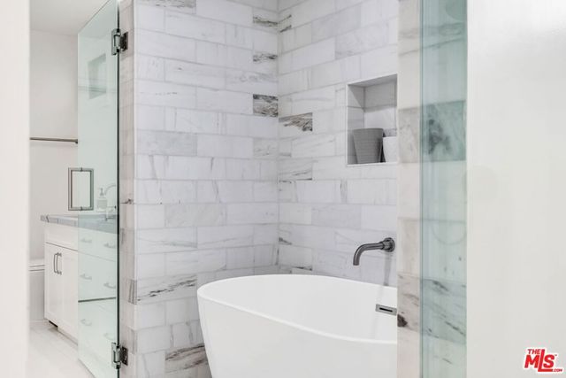 701 N Sierra Drive, Beverly Hills, CA 90210