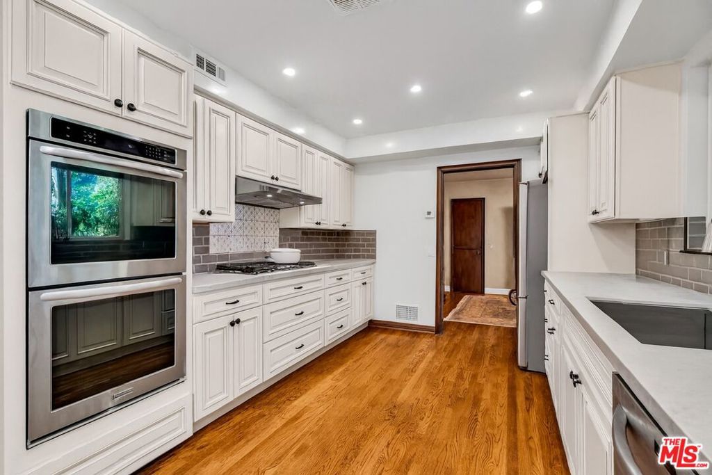 701 N Sierra Drive, Beverly Hills, CA 90210