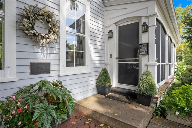 601 South Street, Geneva, IL 60134