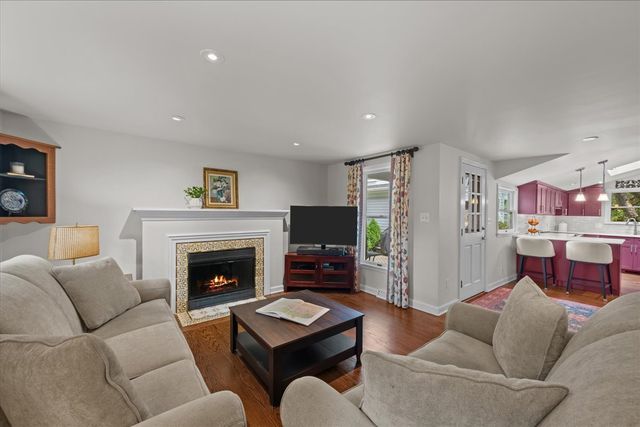 601 South Street, Geneva, IL 60134