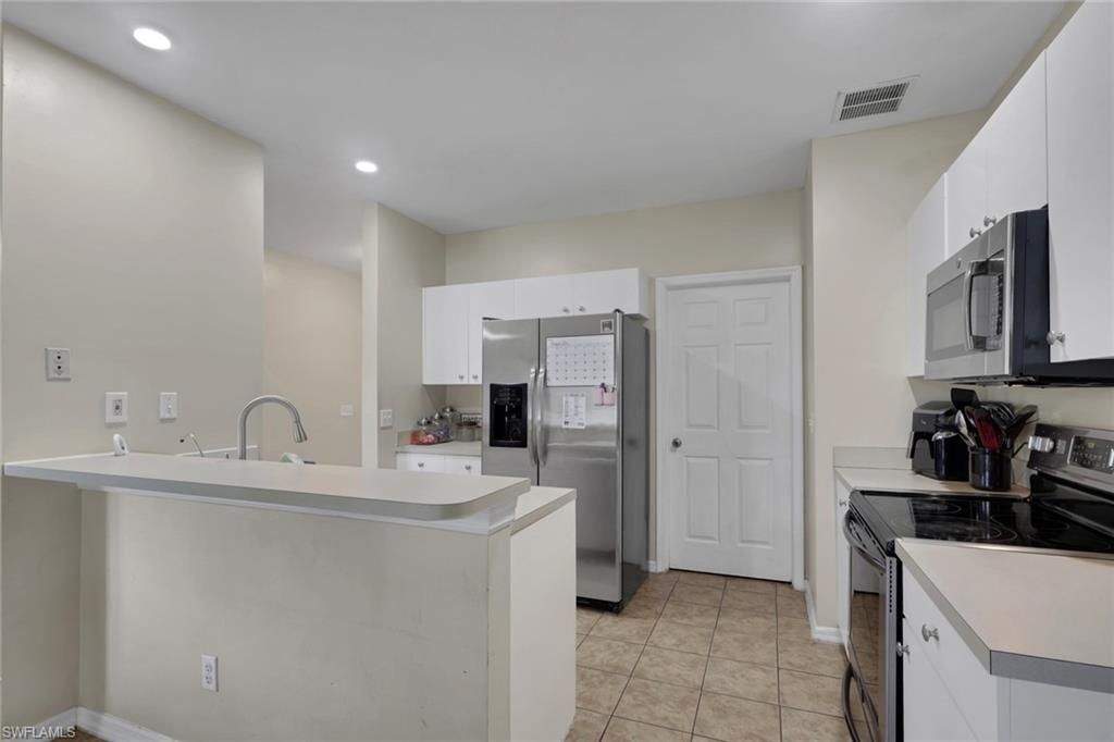 912 Mary AVE S, LEHIGH ACRES, FL 33974 — photo 4