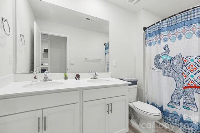 8133 Clairwood Drive, Charlotte, NC 28269