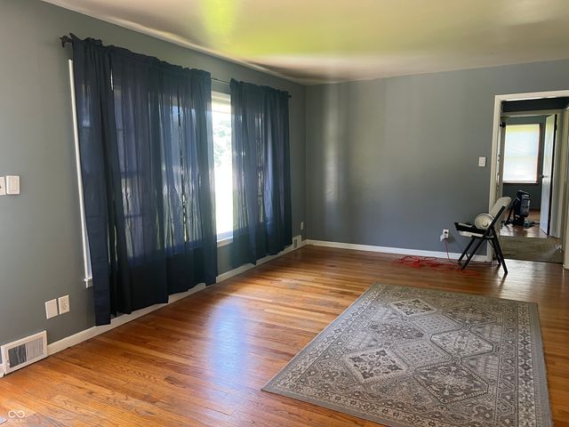 352 S 350 W, Columbus, IN 47201
