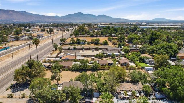 935 E 3rd, San Bernardino, CA 92410