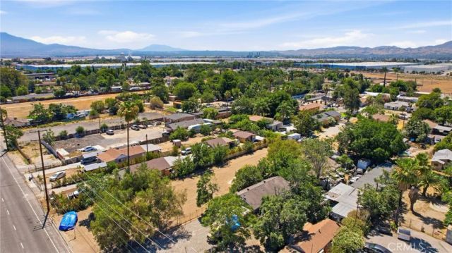 935 E 3rd, San Bernardino, CA 92410