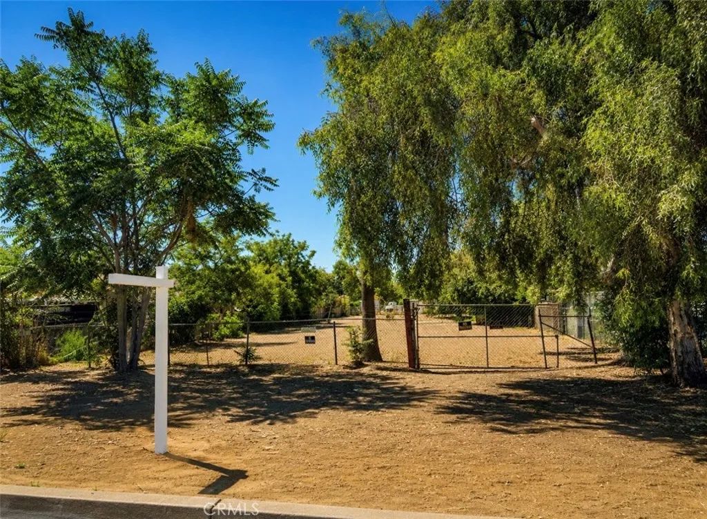 935 E 3rd, San Bernardino, CA 92410