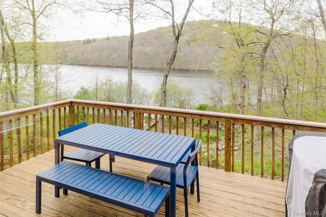 101 Seven Hills Lake Drive, Carmel, NY 10512