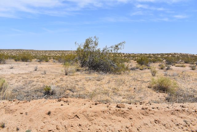 17800 E Ave E8, Lancaster, CA 93535