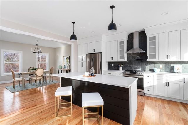 15 Dawsons Circle, South Kingstown, RI 02879