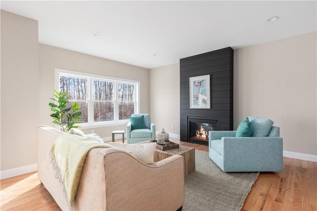 15 Dawsons Circle, South Kingstown, RI 02879