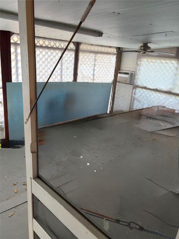 817 S Main Street, Highlands, TX 77562