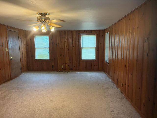 817 S Main Street, Highlands, TX 77562