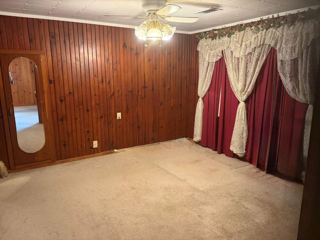 817 S Main Street, Highlands, TX 77562