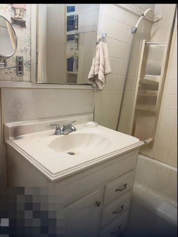 817 S Main Street, Highlands, TX 77562