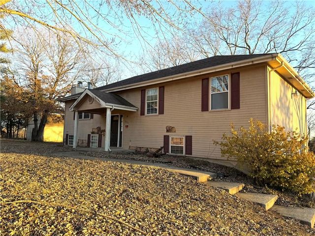 33251 Koala Circle, Excelsior Springs, MO 64024