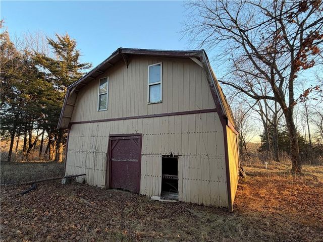 33251 Koala Circle, Excelsior Springs, MO 64024