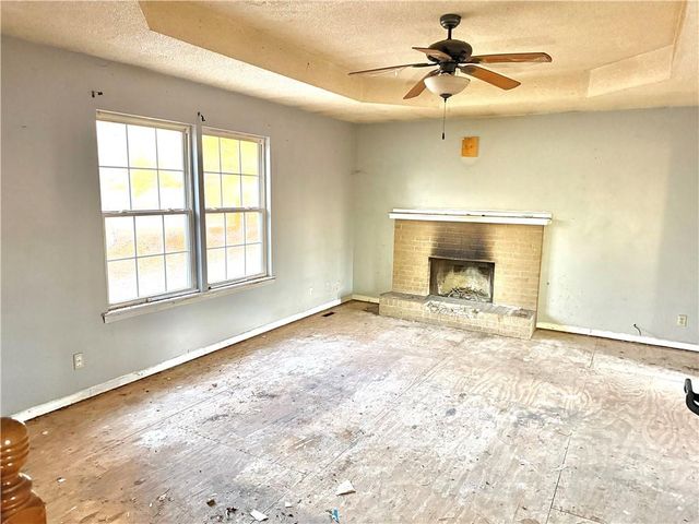 33251 Koala Circle, Excelsior Springs, MO 64024