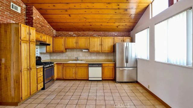 15841 Marlin Place, Van Nuys, CA 91406