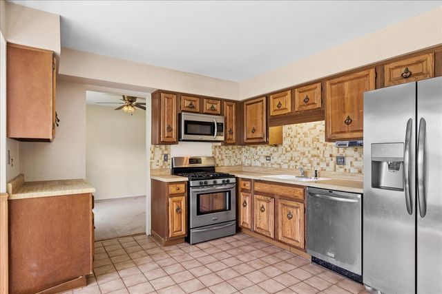 1108 Wellington Avenue, Libertyville, IL 60048
