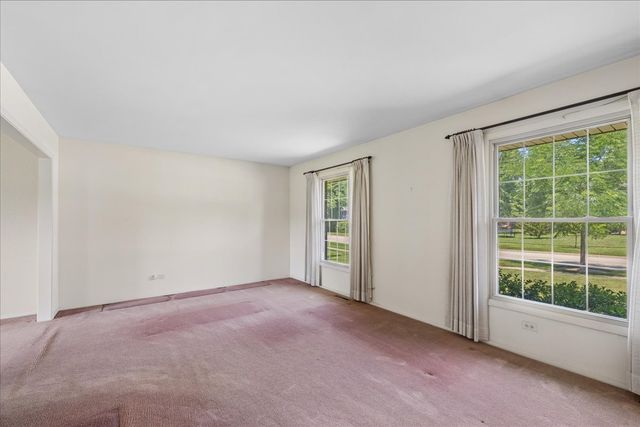 1108 Wellington Avenue, Libertyville, IL 60048