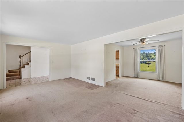 1108 Wellington Avenue, Libertyville, IL 60048