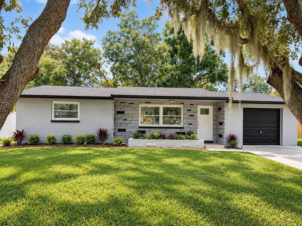 6220 MAPLEWOOD DRIVE, New Port Richey, FL 34653