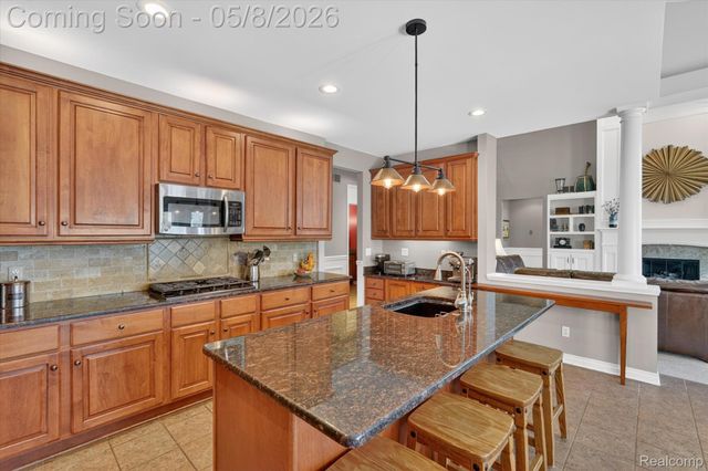 458 Kent Way, White Lake Charter Township, MI 48383