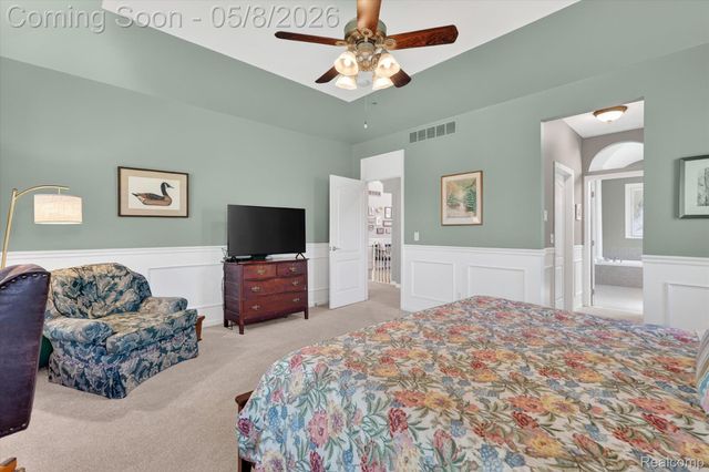 458 Kent Way, White Lake Charter Township, MI 48383