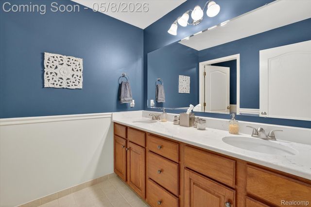 458 Kent Way, White Lake Charter Township, MI 48383