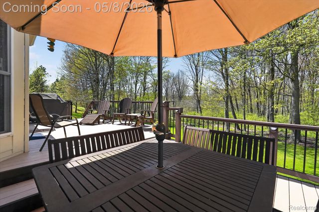 458 Kent Way, White Lake Charter Township, MI 48383