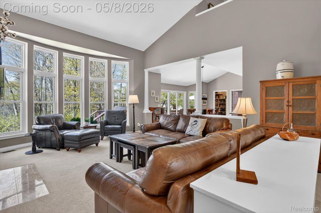 458 Kent Way, White Lake Charter Township, MI 48383