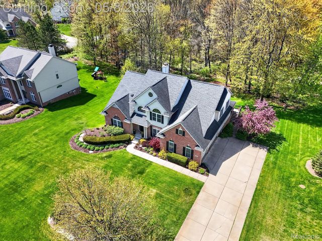 458 Kent Way, White Lake Charter Township, MI 48383