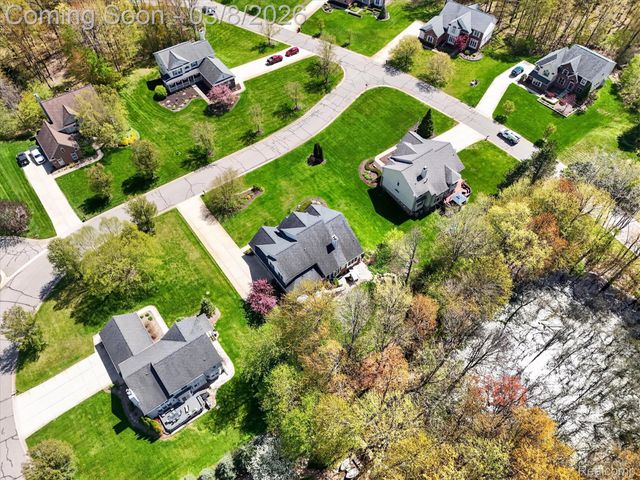 458 Kent Way, White Lake Charter Township, MI 48383