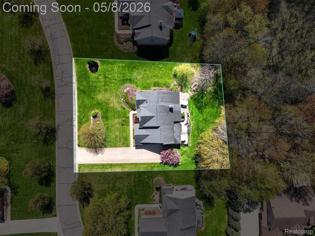 458 Kent Way, White Lake Charter Township, MI 48383