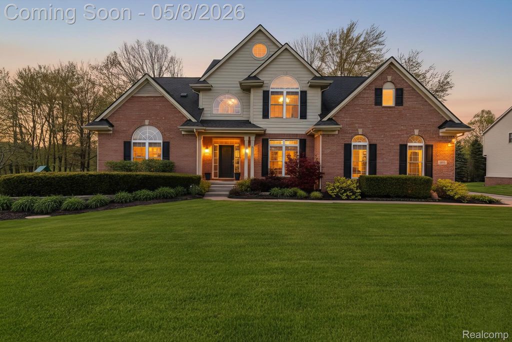 458 Kent Way, White Lake Charter Township, MI 48383