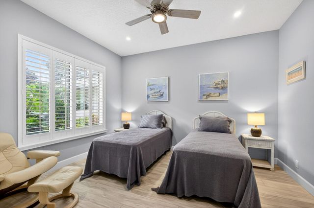 77 N Beach Road, Jupiter Island, FL 33455