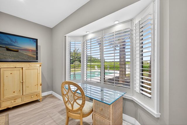 77 N Beach Road, Jupiter Island, FL 33455