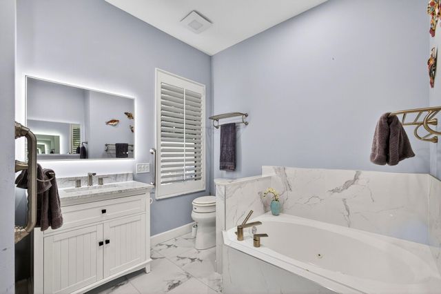 77 N Beach Road, Jupiter Island, FL 33455