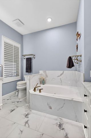 77 N Beach Road, Jupiter Island, FL 33455