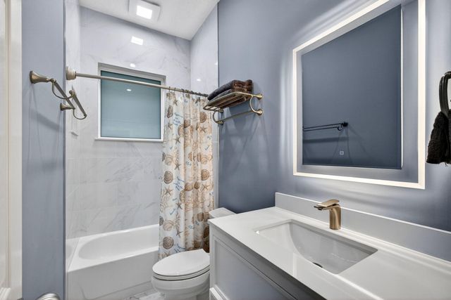 77 N Beach Road, Jupiter Island, FL 33455