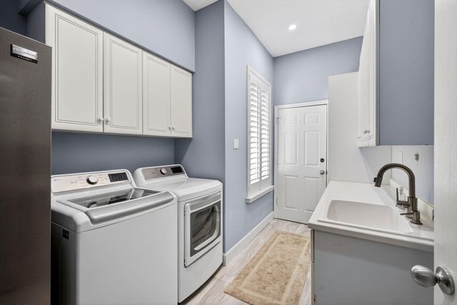 77 N Beach Road, Jupiter Island, FL 33455