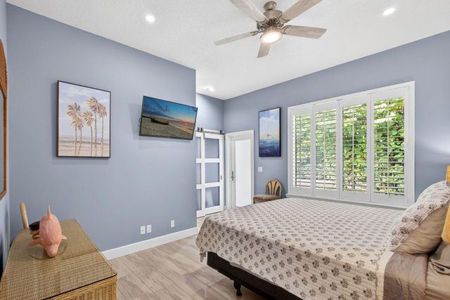 77 N Beach Road, Jupiter Island, FL 33455