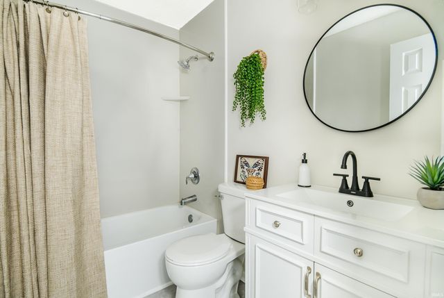 541 W Ladd Avenue, Bloomington, IN 47403