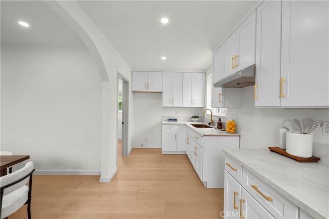 1045 N Alexandria, Los Angeles, CA 90029