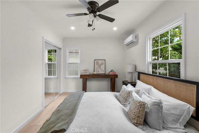 1045 N Alexandria, Los Angeles, CA 90029
