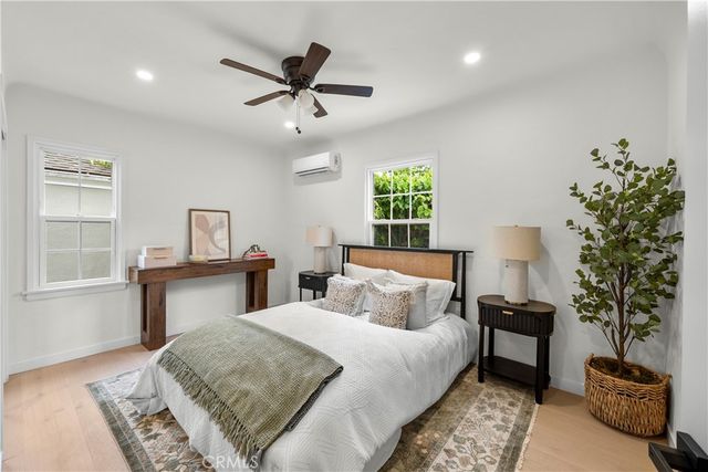 1045 N Alexandria, Los Angeles, CA 90029