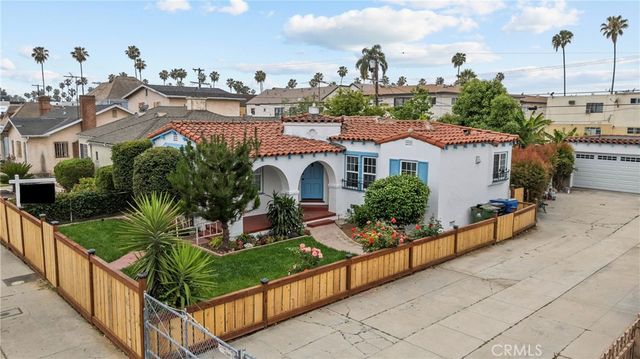 1045 N Alexandria, Los Angeles, CA 90029